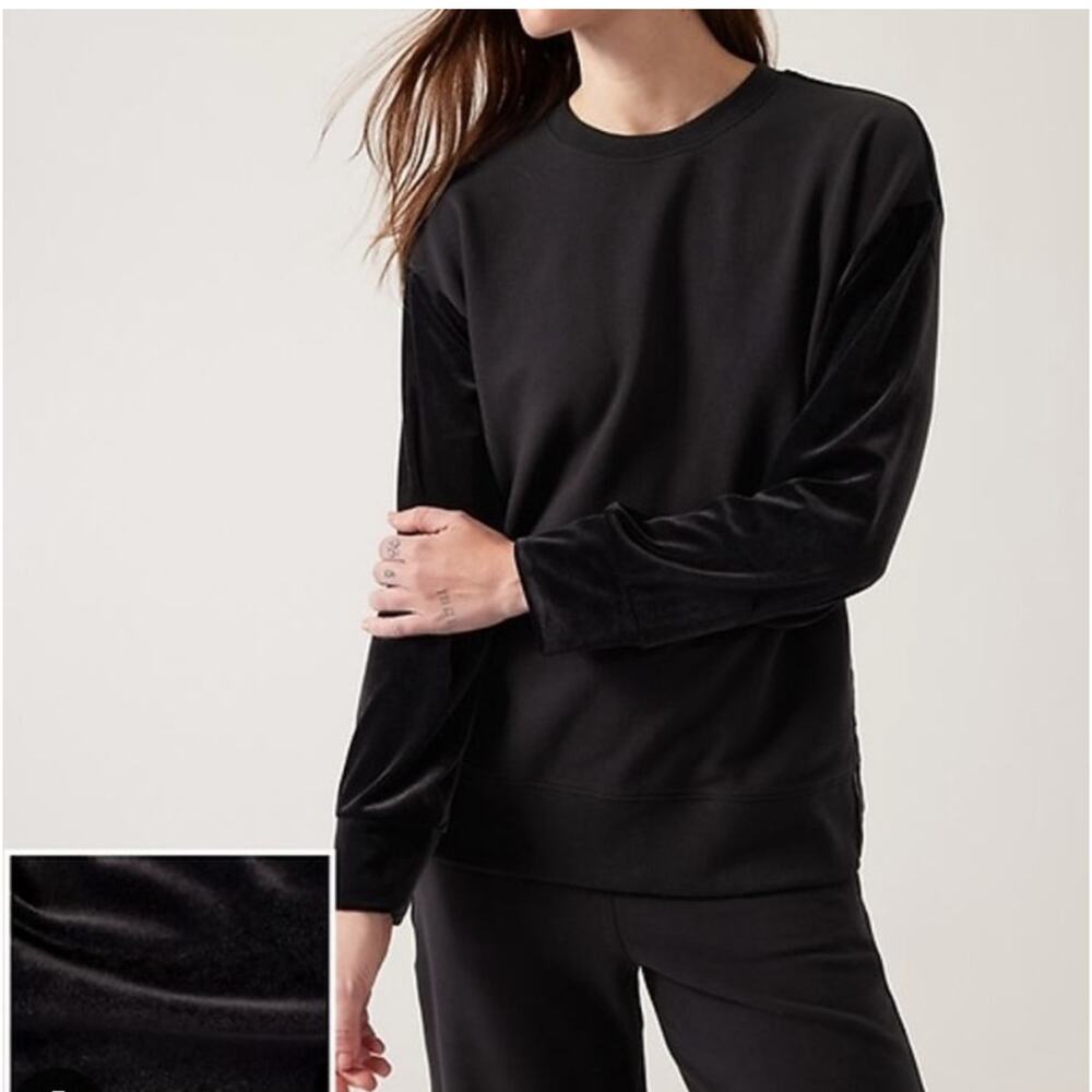 Athleta Women's Retroplush Velvet Crewneck Sweatshirt Black Size M NWT